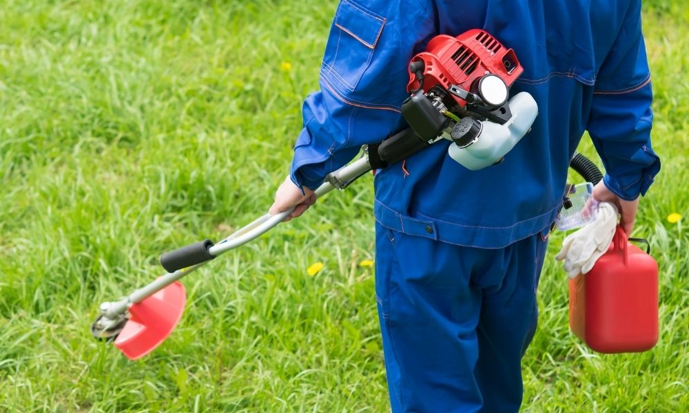 how to start a petrol strimmer